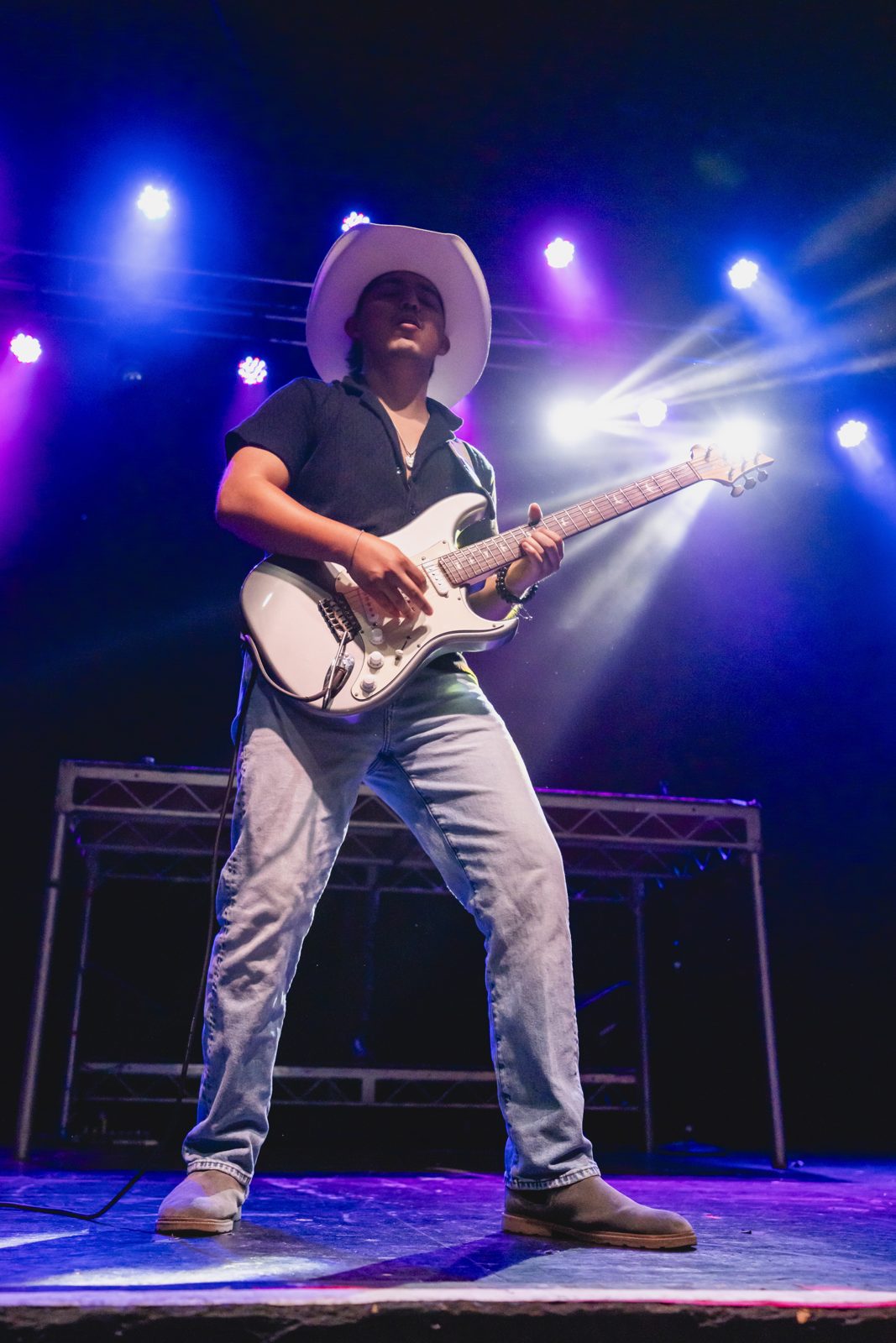 Kristian Cruz playing live electric guitar over a Mixmode DJ set