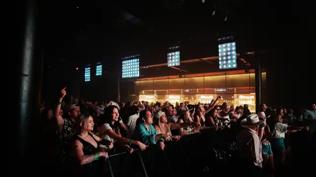 Jordan Miller and MIXMODE at The Bomb Factory, Dallas TX, September 13, 2025, photo 15
