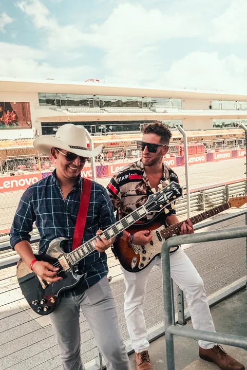 Jordan Miller with guitar at the US Grand Prix, Circuit of the Americas, 2023 (photo 14 of 16)