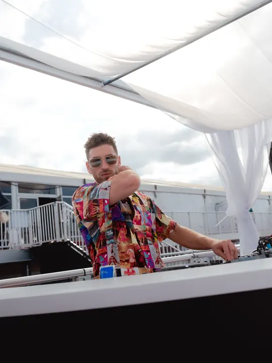 Jordan Miller performing at Club Si during the US Grand Prix at COTA, 2024 (photo 8 of 28)