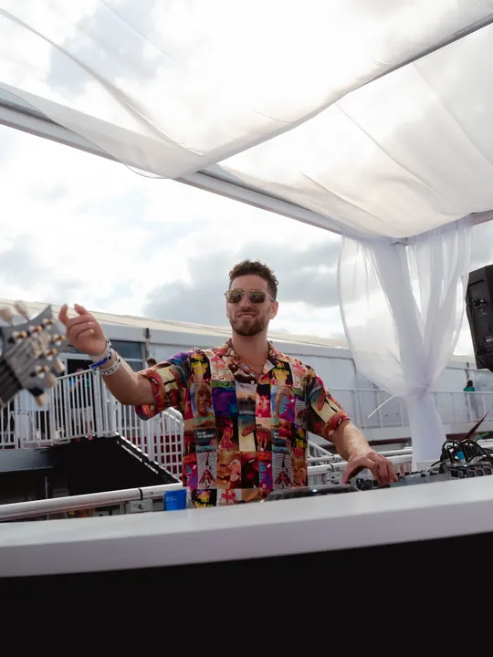 Jordan Miller performing at Club Si during the US Grand Prix at COTA, 2024 (photo 10 of 28)